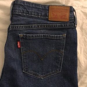 Levis 711 Skinny Jeans